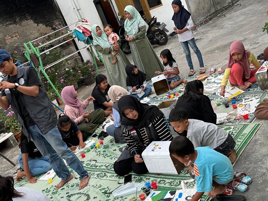 Masyarakat Desa Joho Manahan, Surakarta, Bergembira dengan Kegiatan "Green Skills" Anak-Anak dan Mahasiswa Universitas Sebelas Maret