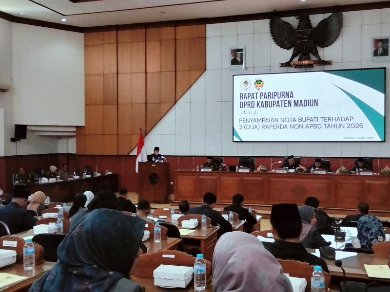 Bupati Madiun Hari Wuryanto Saat menyampaikan Dua Raperda Non APBD Tahun 2026