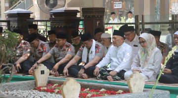 Perkuat Sinergi Ulama-Polri, Kapolri Kunjungi Tebuireng dan Ziarah Gus Dur